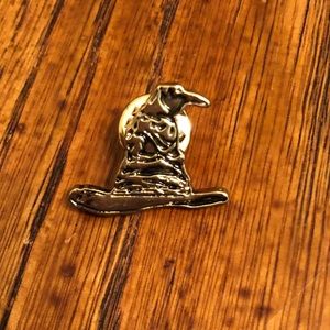 HP sorting hat pin